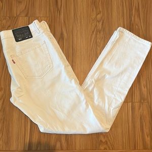 white levi’s jeans